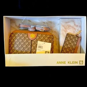 Anne Klein Logo Crossbody with card case